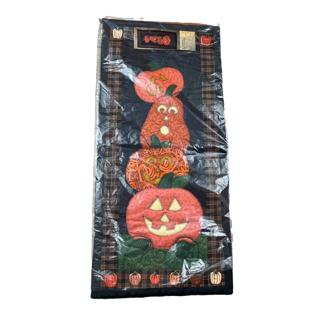 Handcrafted Quilted Appliqued Wall Hanging HALLOWEEN STACKED PUMPKINS Vintage